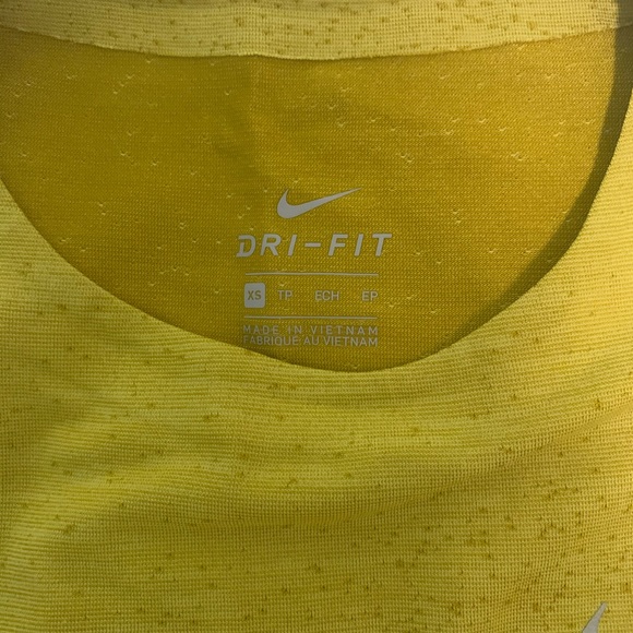 Nike top.. - Picture 3 of 3